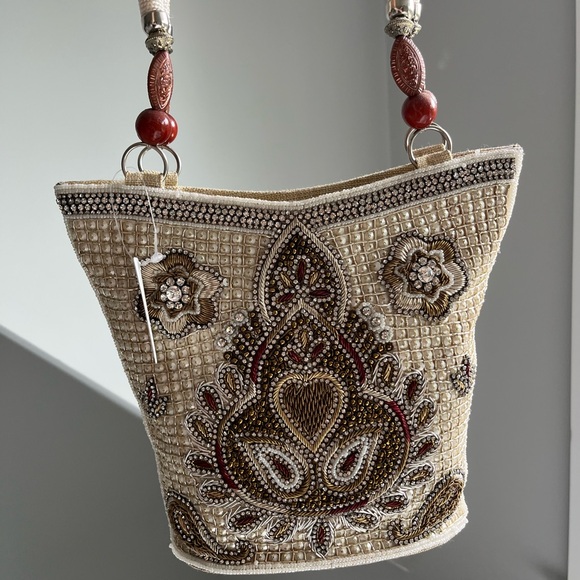 NWT bead Embellished Cream and Brown Beaded Bag - Picture 1 of 6